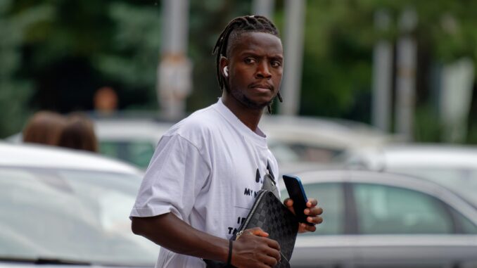african-man-7286122_1920